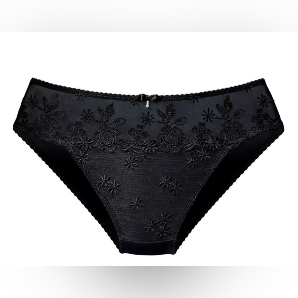 NEW - Nuance Floral Lace Hipster Panty. Black. Size 16/18